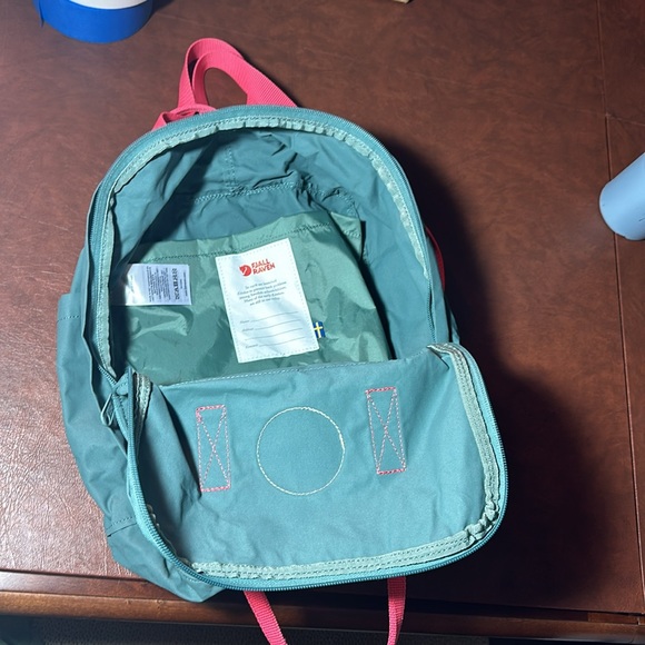 Fjallraven Kanken Backpack (regular 16L size) - Picture 4 of 9